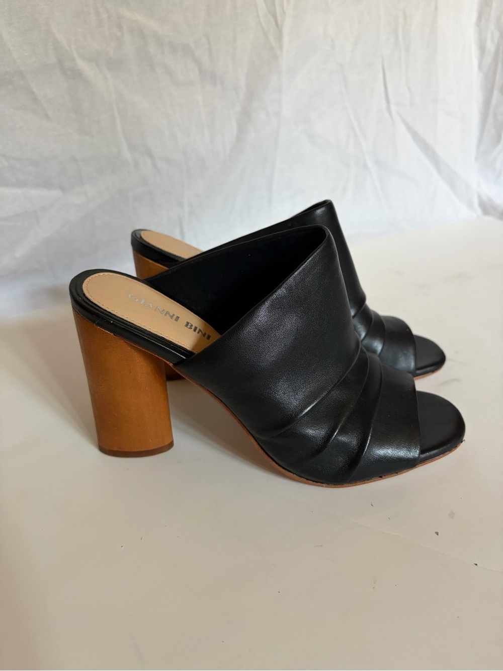 Block heel mules